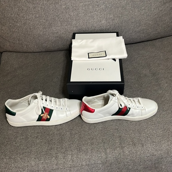 Gucci Shoes - Gucci bee sneakers